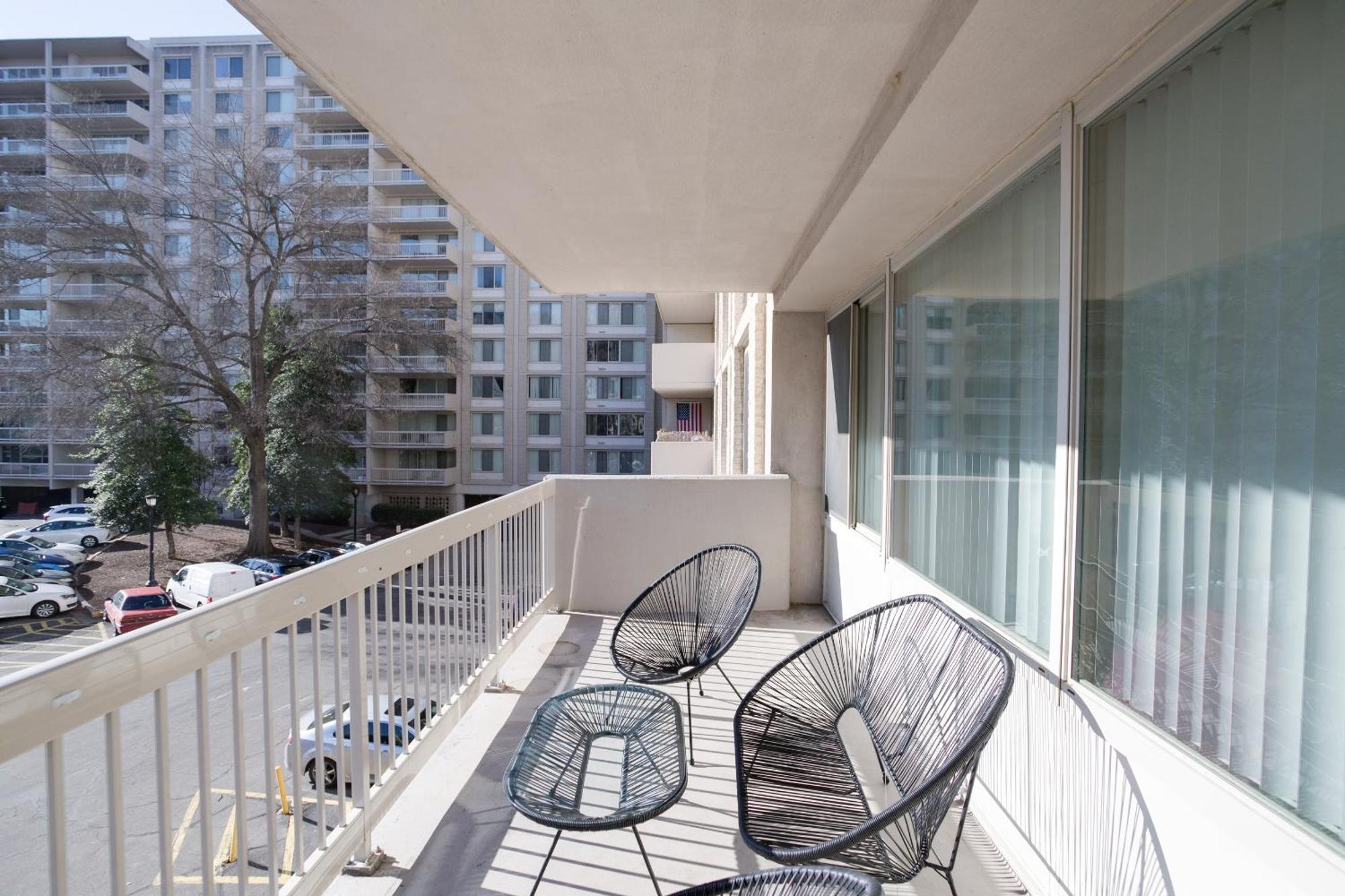 Spacious 2 Bedrooms Apt @Crystal City With Gym Arlington Exteriér fotografie