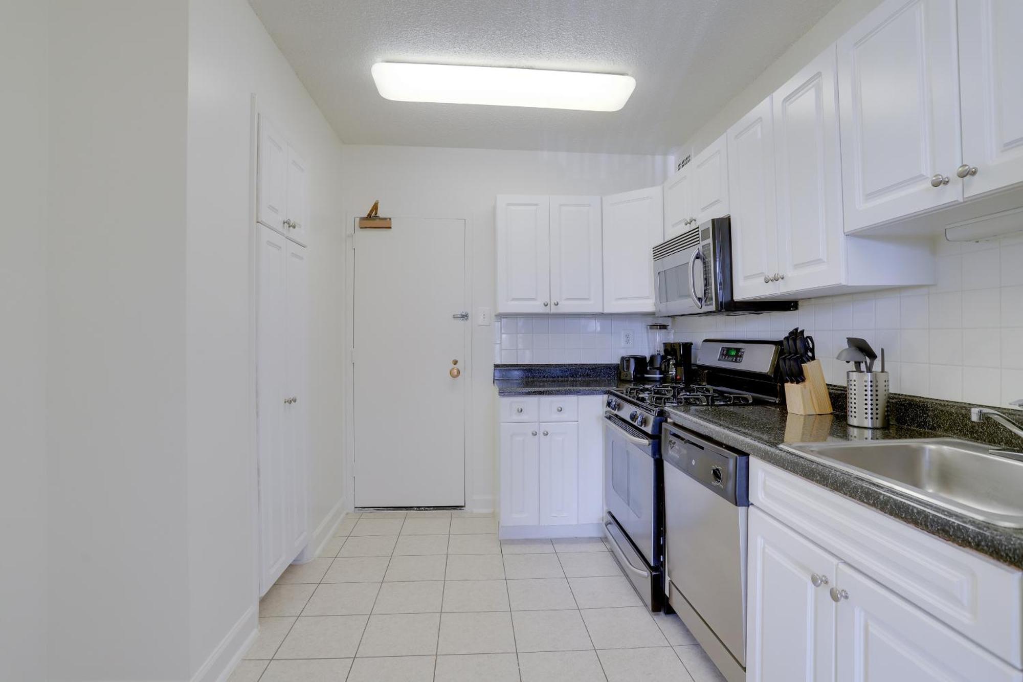 Spacious 2 Bedrooms Apt @Crystal City With Gym Arlington Exteriér fotografie